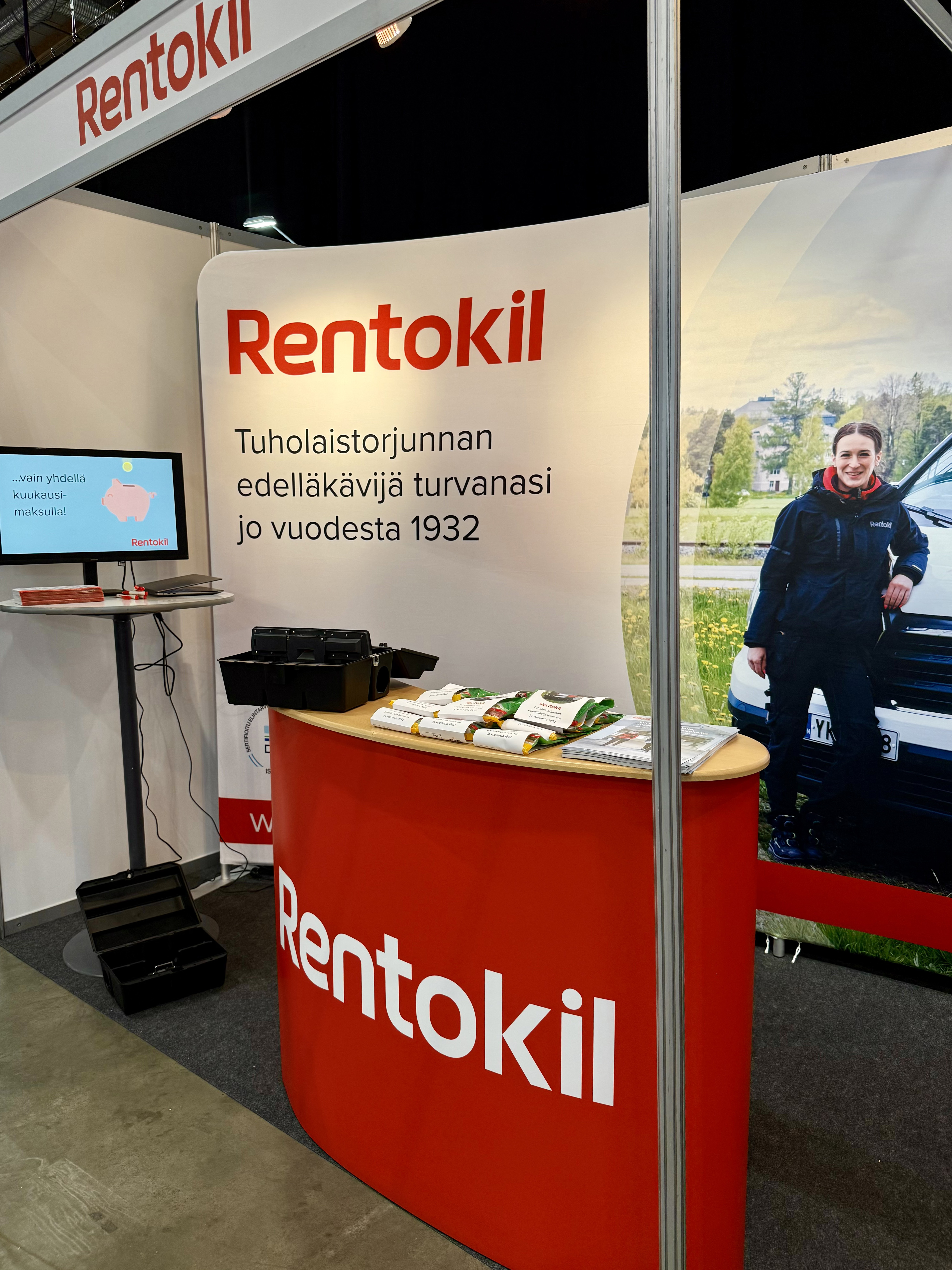 Rentokilin messuosastoa