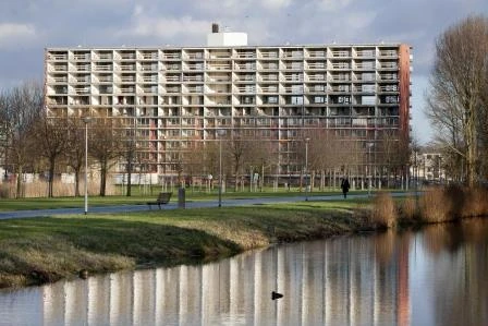 Appartementengebouw met balkons