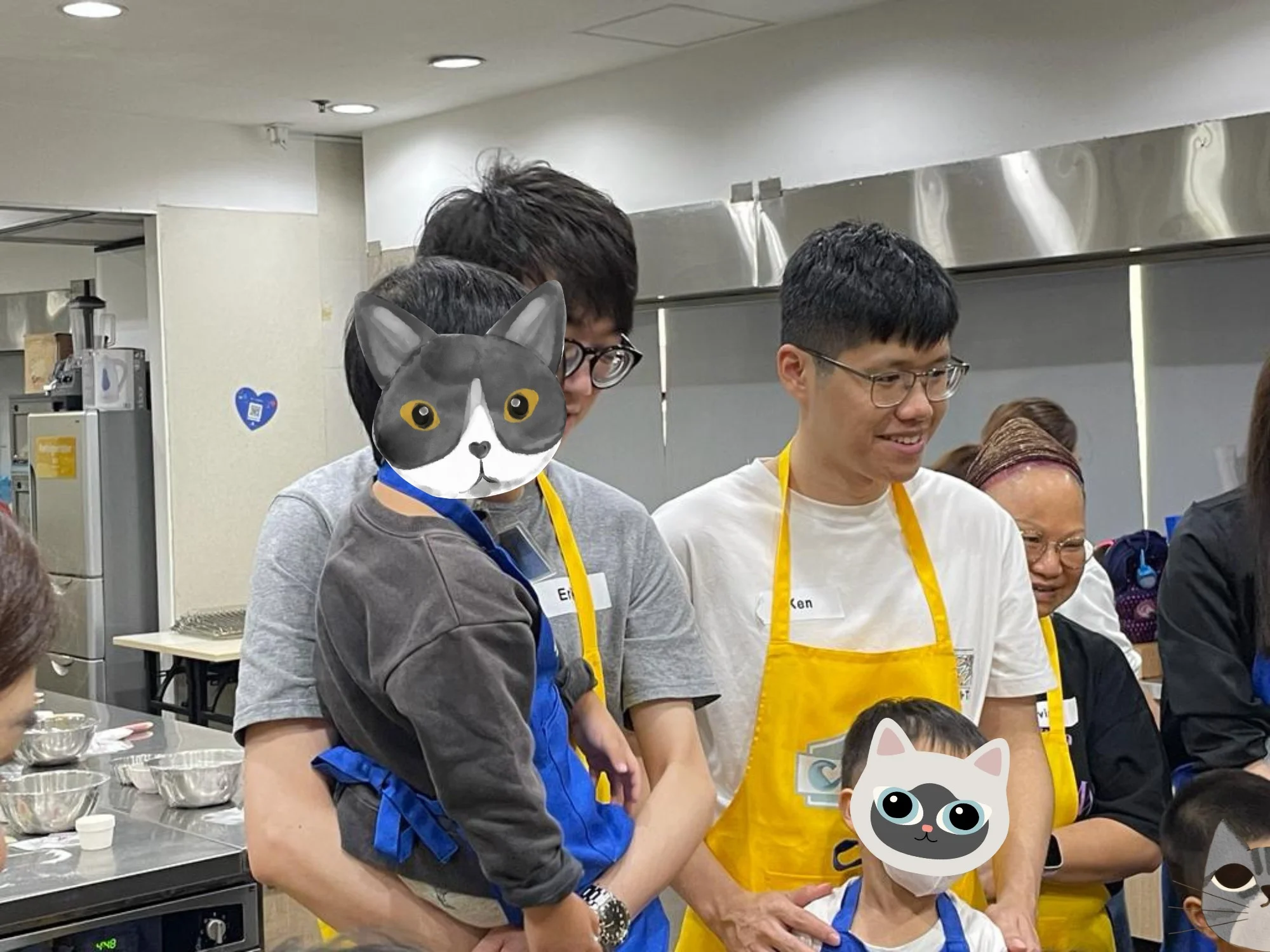 志願者團隊成員與兒童親切互動