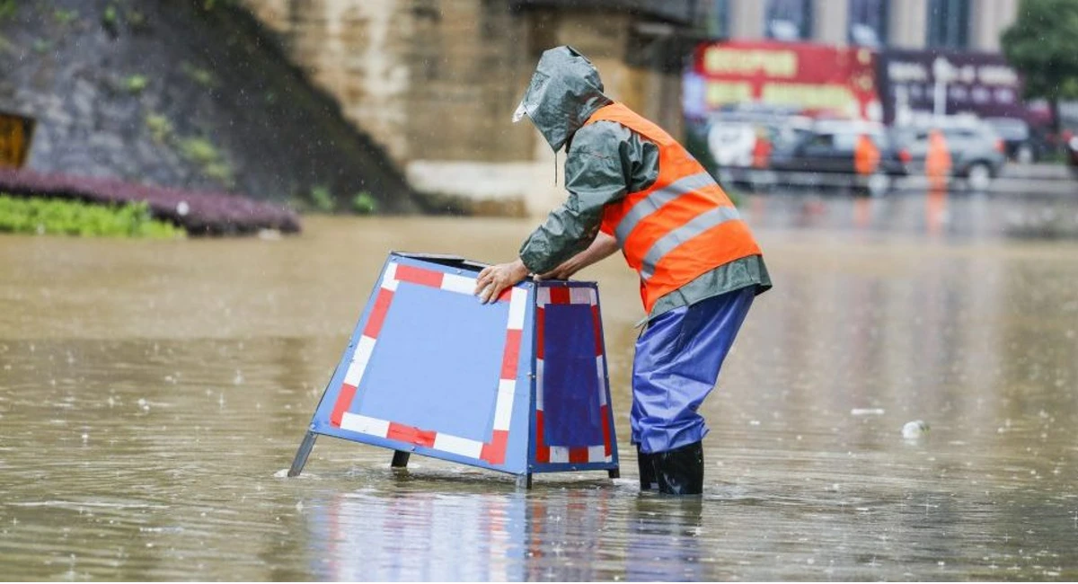 hurricane aftermath flood