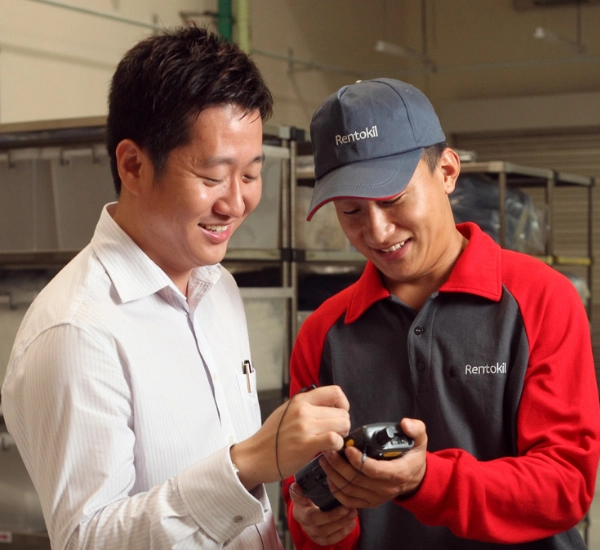 Technician Measure Measurement