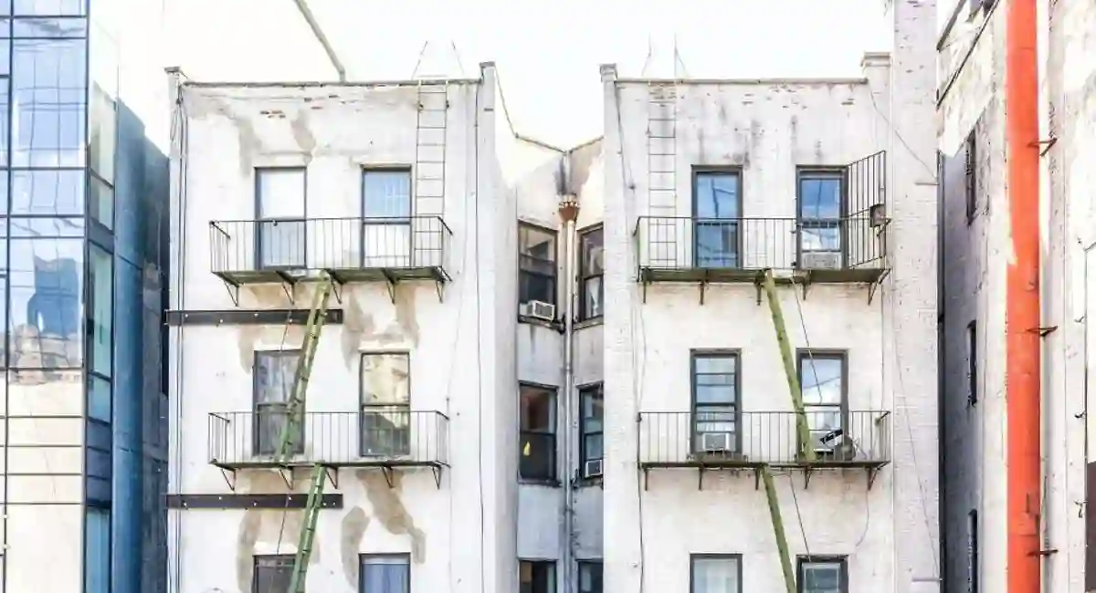 Old room condo building